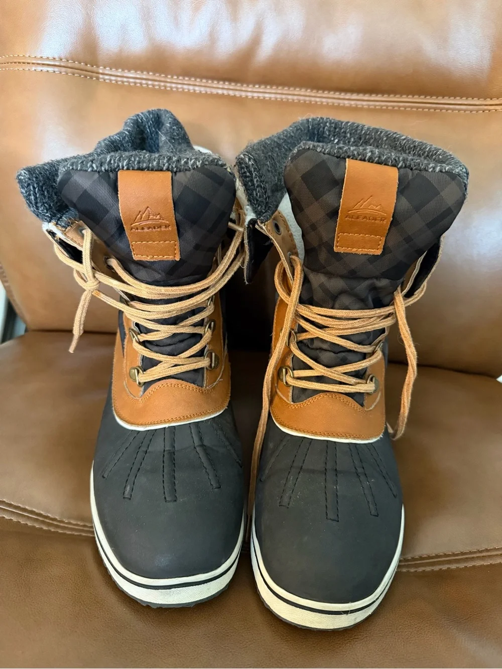 Women’s nsulated Winter Duck Boots - Black and Brown